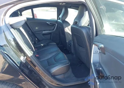 2017 Volvo S60 T6 R-Design Platinum из США, поврежденный, VIN YV149MTSXH2432231